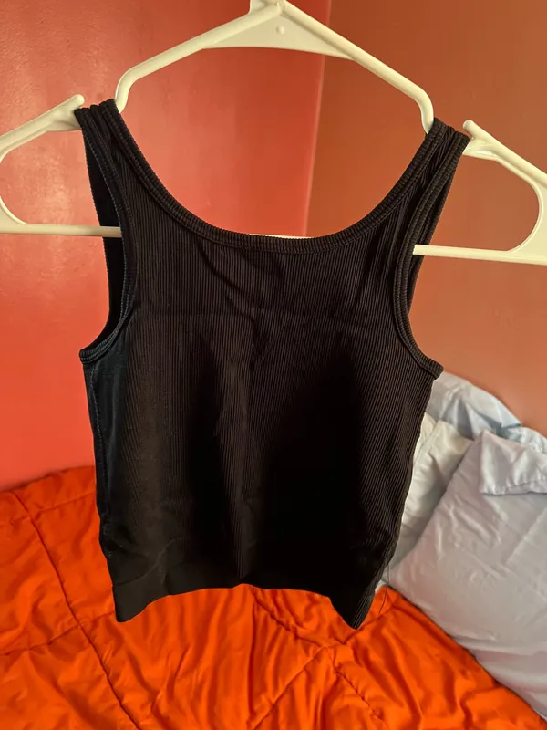 Pro-Fit Seamless Padded Sports Tank Top - Image 2