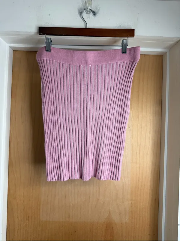 NWT! LELIS Collection Women’s Pink Ribbed Knit Two-Piece Skirt Set. Size: Large - Image 4