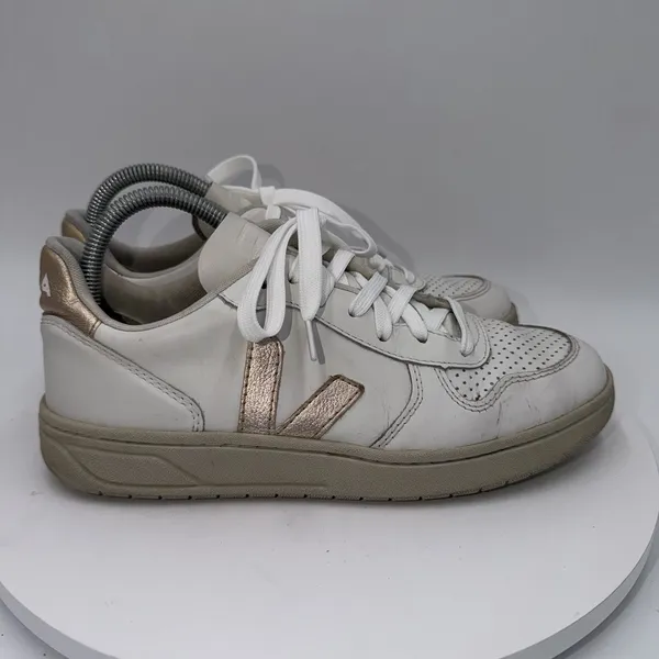 Veja V-10 White Metallic‎ Gold Leather Low Top Women's Sneakers Shoe Size 39/8 - Image 2