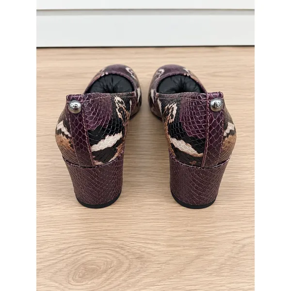 Donald Pliner Snakeskin Pumps Size 8 Burgundy Plum Brown Block Heel new - Image 2