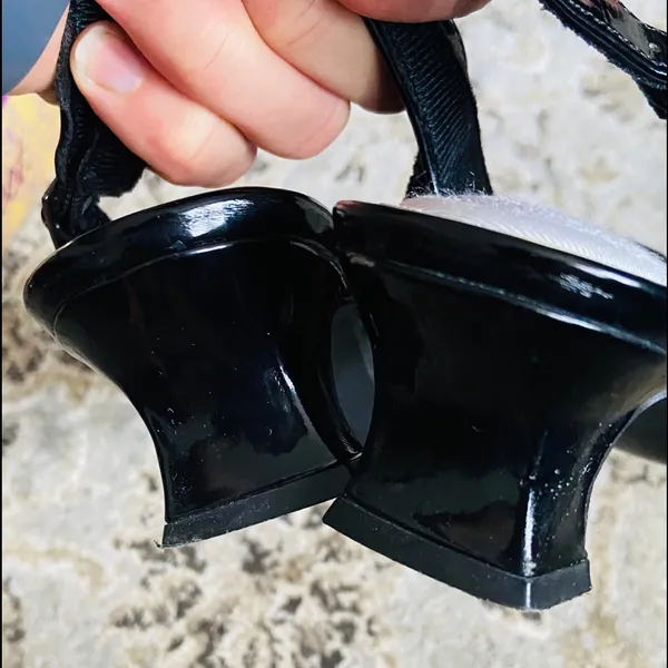 Easy Street Low heel patent leather shoes in WIDE WIDTH - Image 4