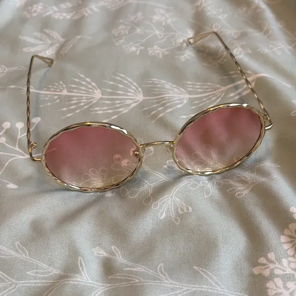Rose Gold Festival Sunglasses ☀️ - Image 3