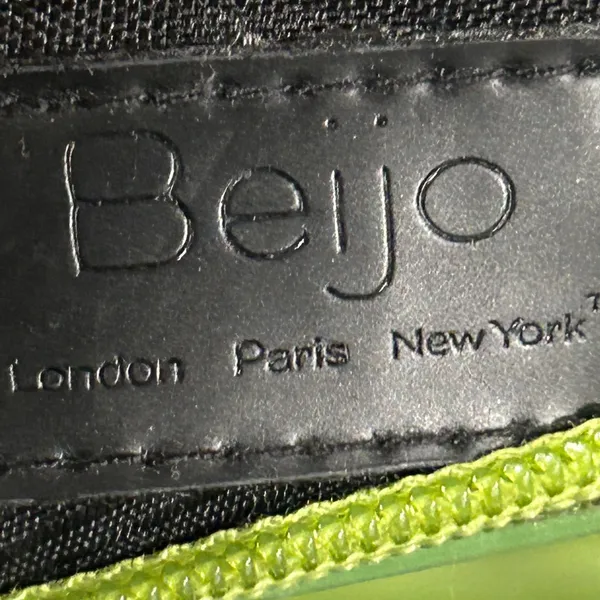 Beijo Vibrant Green Crossbody Bag - Image 4