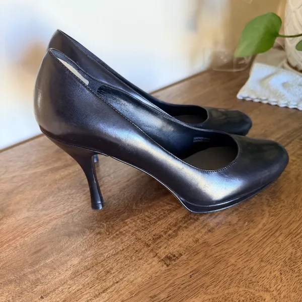 Via Spiga Pump Women 7M Black Leather Classic Professional Hidden Platform Heel - Image 3