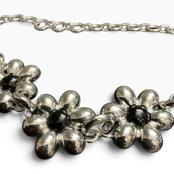 Beth Ward Studios Daisy Flower Chain Belt Silver Black Boho 40"‎ NEW - Image 2