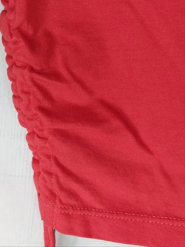 Aritzia’s Wilfred Red Ruched Drawstring Crop Casual Athleisure Minimalist Tee - Image 4