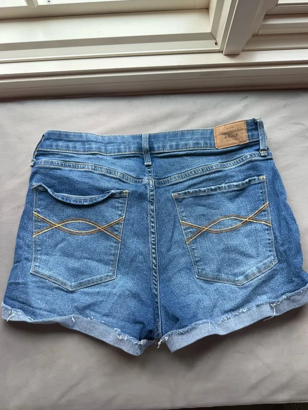 Abercrombie denim shorts - Image 3