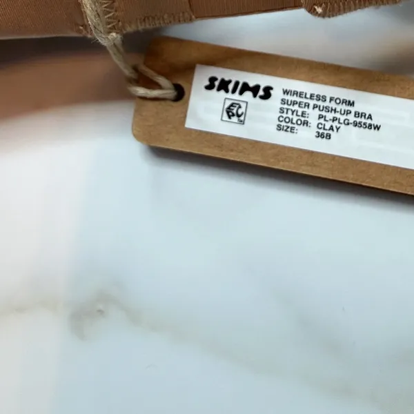 NWT Skims Wireless Form Super Push-Up Bra - Image 5
