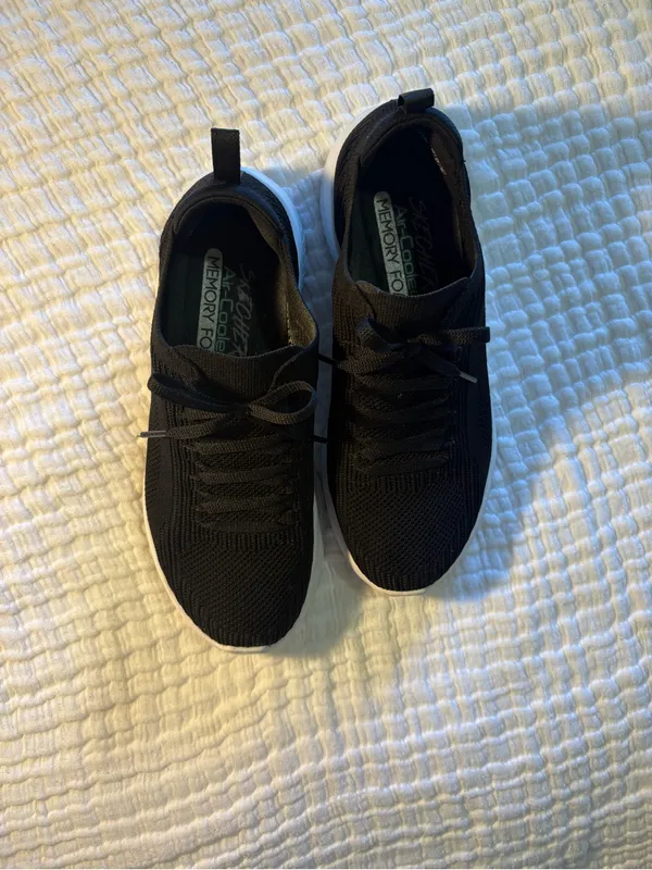 Skechers Women’s Ultra Flex Sneaker size 7 - Image 2