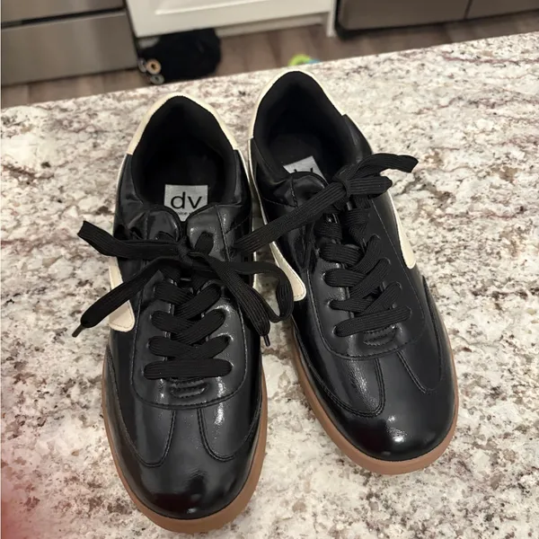 DV by Dolce Vita Men's Black and Cream Sneakers - Image 3