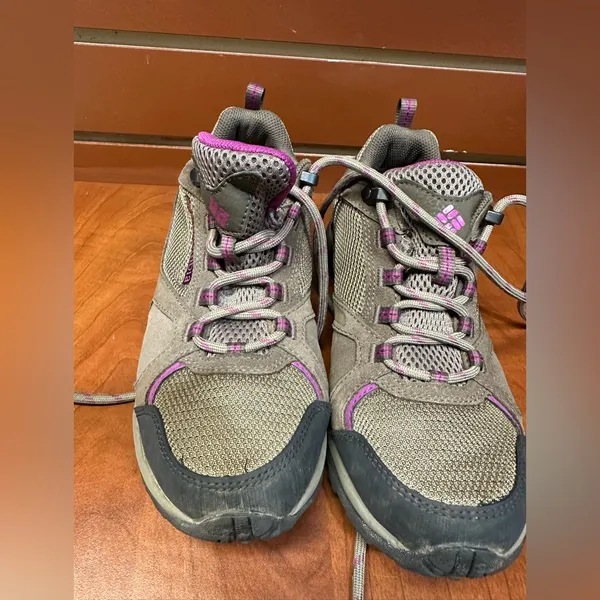 Columbia Tan and Pink Outdoor Shoes - Image 2