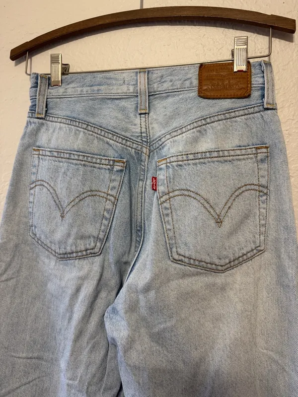 Levi’s Ribcage Straight Ankle Button Fly Jeans Size 26 - Image 9