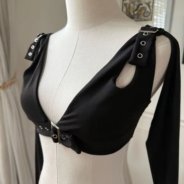 Outcast Harmony Long Sleeve Plunging Neck Crop Top Silver Buckles $65 L - Image 5