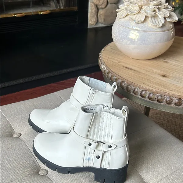 Lulus Rachael White Ankle Boots Size‎ 7 - Image 5