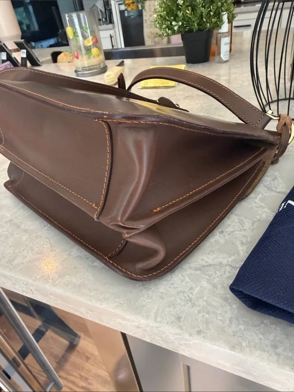 Dooney and Bourke flip tab Alto messenger crossbody - Image 4