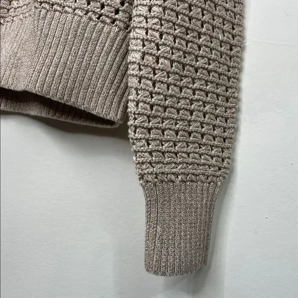 GAP Women's Light Tan open Knit Sweater with shimmery thread size small - Image 6