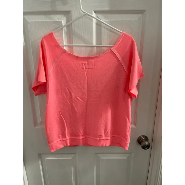 Guess Shirt with Butterfly Graphics Size L Pink - Image 4
