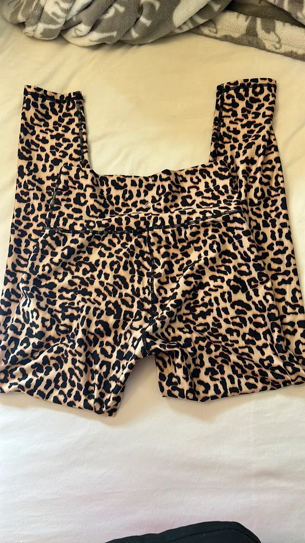 Cheetah Print Leggings 7/8 - Image 3