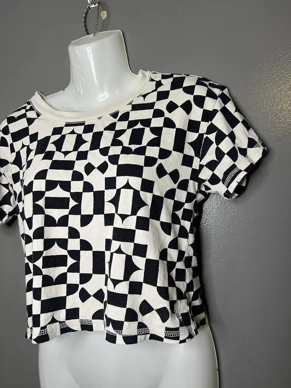Free People Shirt Womens Small White Black Geometric Checkered Cropped Tee Top - Image 4