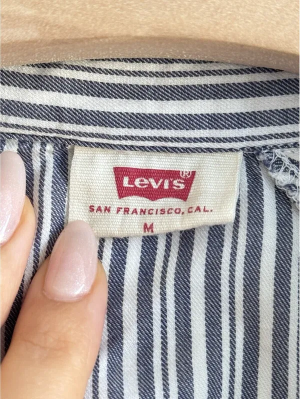 Levi’s Blue White Stripe Button Front Shirt Cotton Cropped Pocket Womens M - Image 2