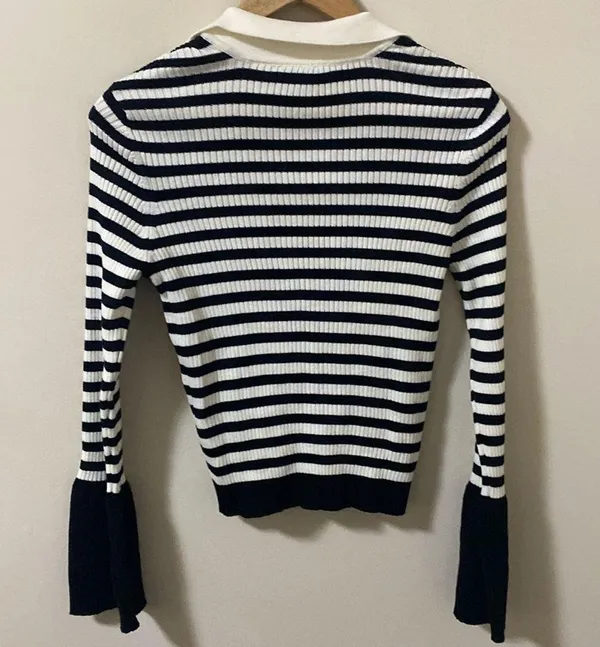 Anthropologie Maeve black & white Striped V Neck sweater size m - Image 4