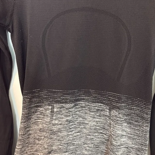 Lululemon Black & Gray Ombre Swiftly Tech Long Sleeve Shirt Size 4 - Image 5