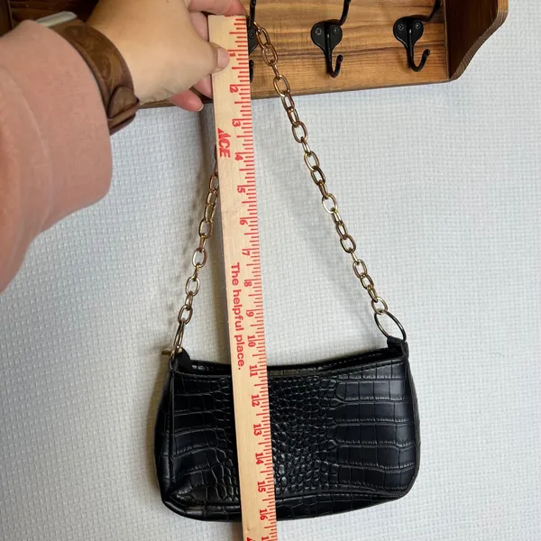 Y2K Black Crocodile Embossed Short Shoulder Bag with Gold‎ Chain Strap - Image 7