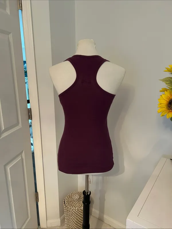 💗😻 Cutest y2k GUESS Plum Rhinestone Logo Ribbed Tank - Image 4
