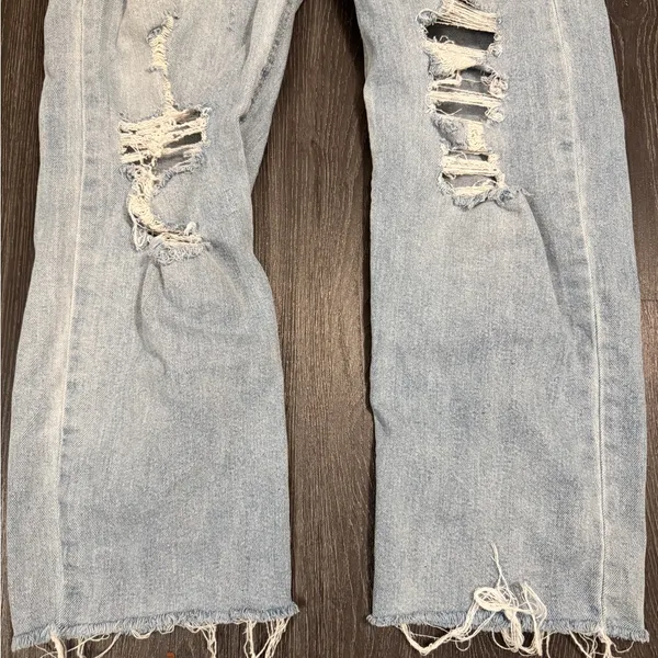Womens Wild Fable Light Blue Denim Ripped Jeans Size 10 - Image 4