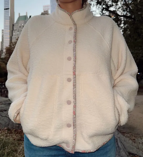 Boutique Sherpa W Floral Trims - Image 2
