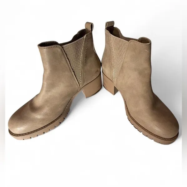 MIA Stylish Tan Ankle Boots for Women - Image 4
