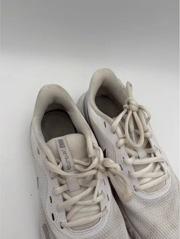 Nike Revolution 5 Woman’s 6.5 White and Gray Running Shoes Nike Sneakers - Image 4
