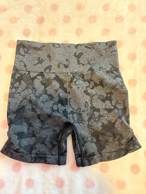 Gymshark biker shorts - Image 4