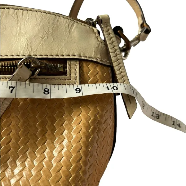 Dooney and bourke vintage beige and white shoulder bag. Needs work - Image 8