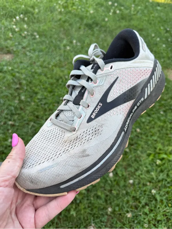 Brooks Adrenaline GTS 22 Running Shoes Gray Pink Women’s - Image 3