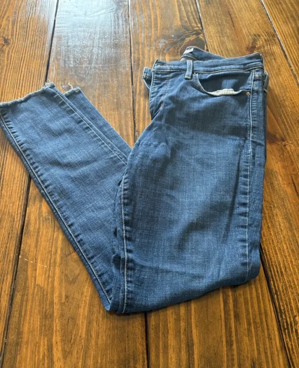 Levi’s 311 Shaping Skinny Jeans - Image 3