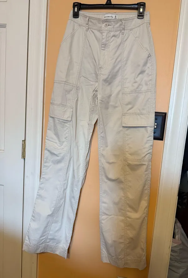 Abercrombie High-Rise Cargo Relaxed Pants - Image 2