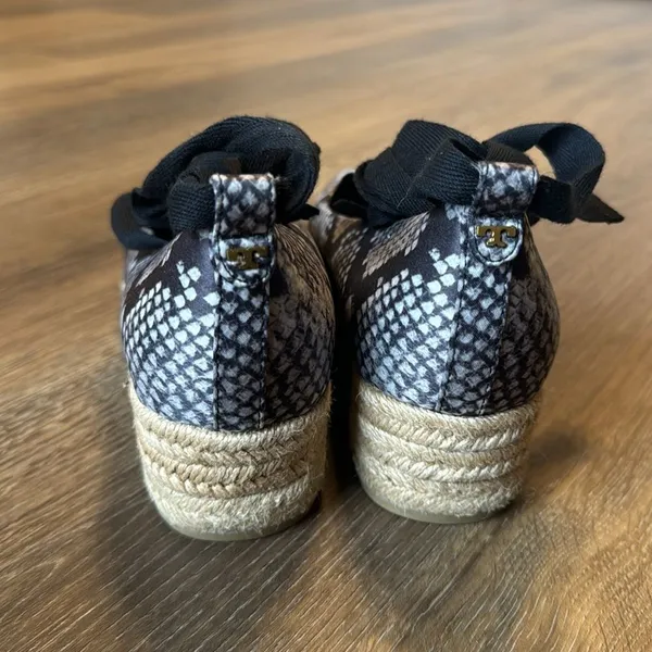Tory Burch Women's Heather Ankle Wrap Wedge Espadrilles Snake Print Size 9.5 M - Image 6