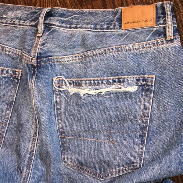 American eagle 90’s slim boyfriend size 10 short jeans extra distressed - Image 9