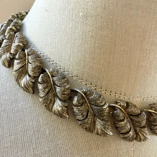 Lisner Vintage Feather Leaf Collar Necklace Statement - Image 2