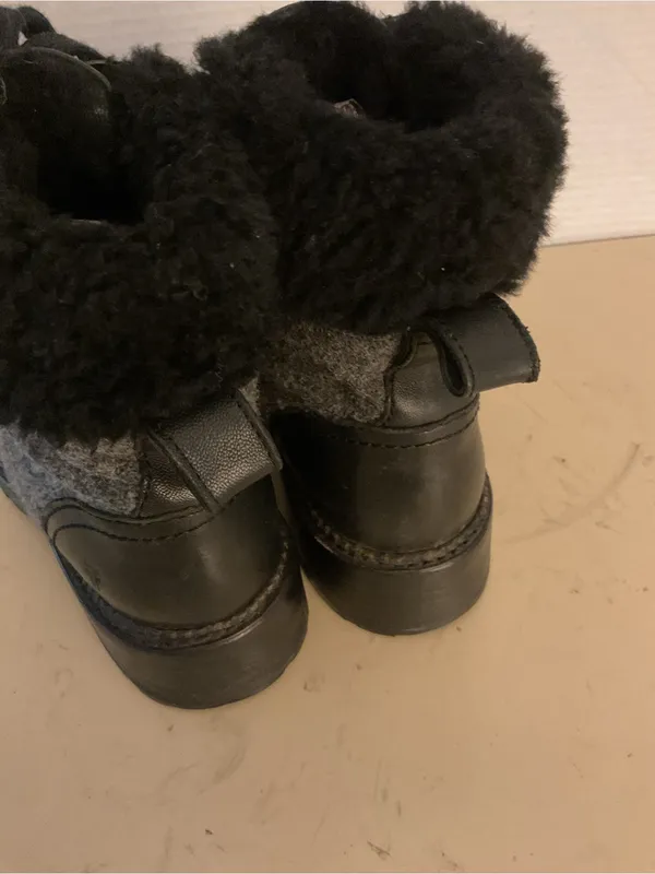 Frye women Black Leather and Gray Wool Lace-Up Shearling Samantha Boots US 8 - Image 7