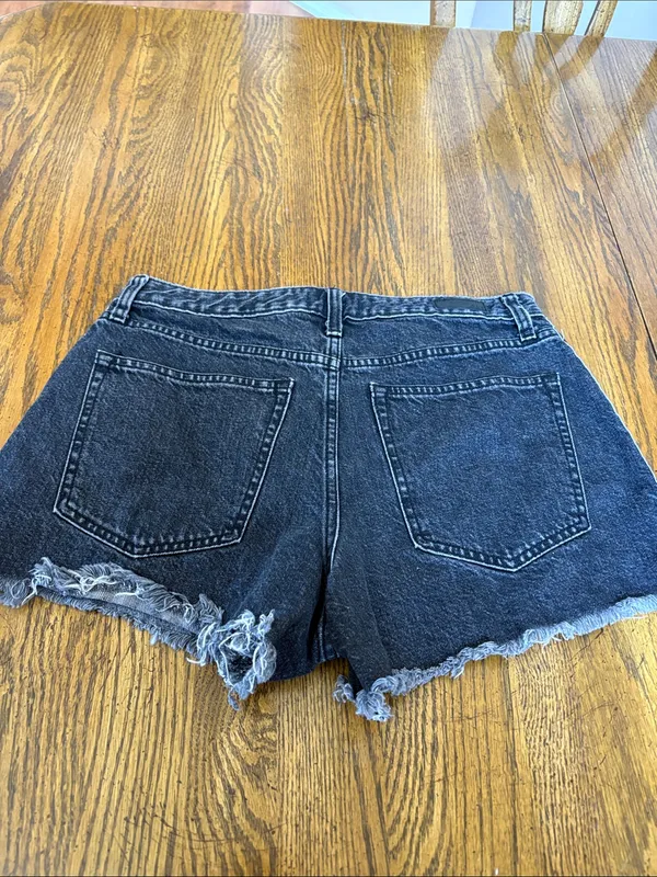 Abercrombie and Fitch High-Rise Black Denim Frayed Hem Women's Shorts - Image 3