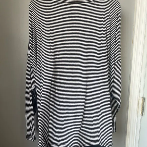 Loft Classic Black and White Striped Long Sleeve Top size 16-18 - Image 5
