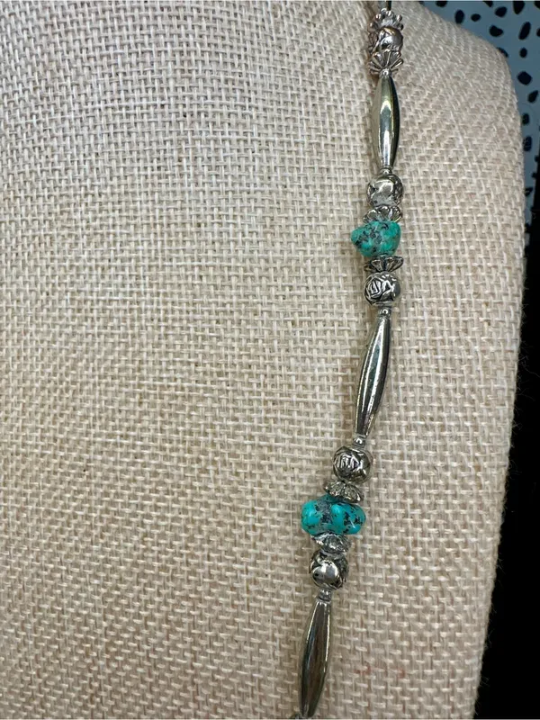Vintage Liquid Silver Tone Turquoise Bead Screw Clasp Necklace Costume - Image 3