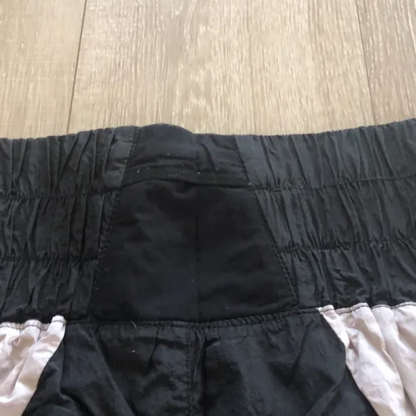 Free people free movement high rise shorts - Image 3