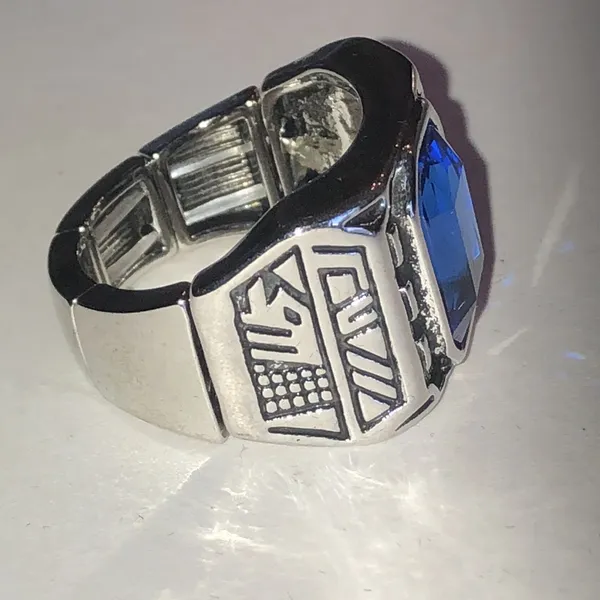 Silver Tone Chunky Boho Ring with Deep Blue Stone - Image 4