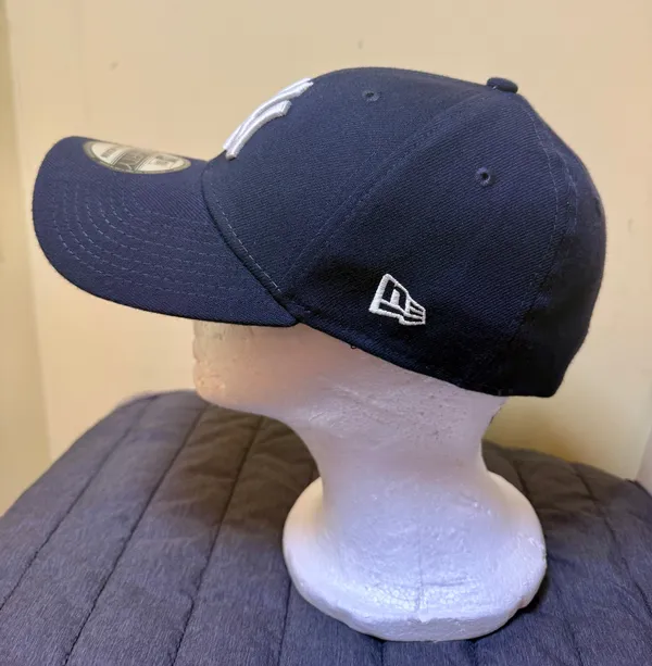 New Era New York Yankees 39THIRTY Navy Blue Stretch Fit Baseball Cap - Image 2