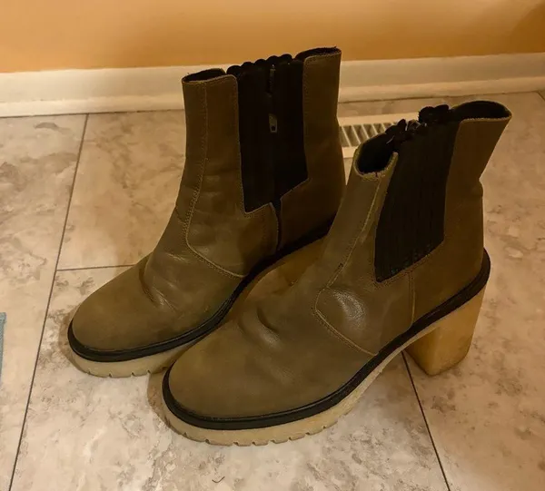 Free People James Chelsea Lug Sole Boots in Brown/Olive Green - Image 4