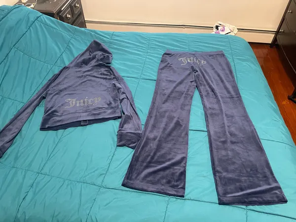 NWT juicy couture classic velour track suit M - Image 7