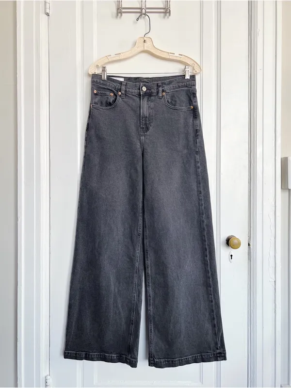 GAP • High Rise Stride Wide-Leg Jeans in Washed Black trouser regular inseam - Image 3